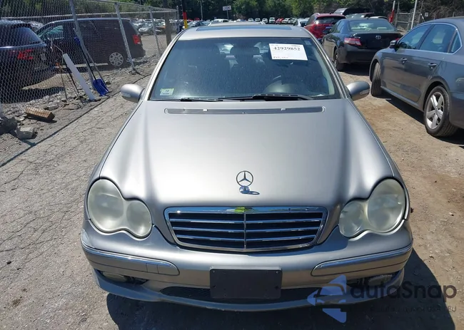 WDBRF52H36F783812: 42929852