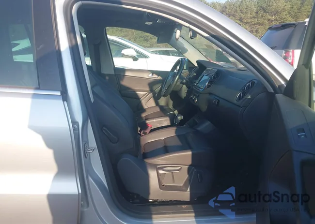 WVGRV7AX8HW502689: 42929882