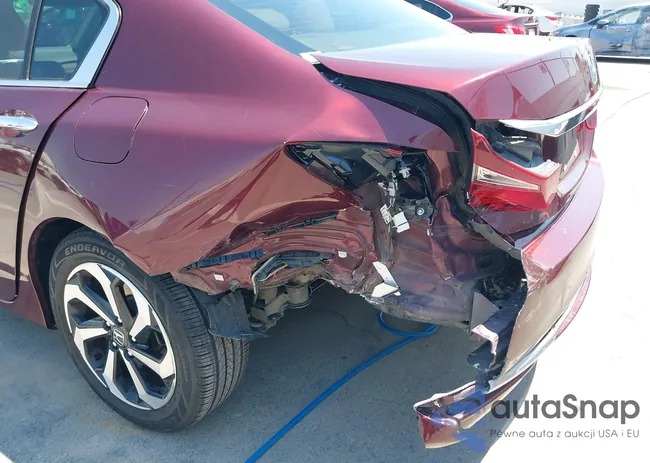 1HGCR2F88GA072842: 42930145