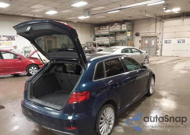 WAUTPBFFXHA073315: 42929423