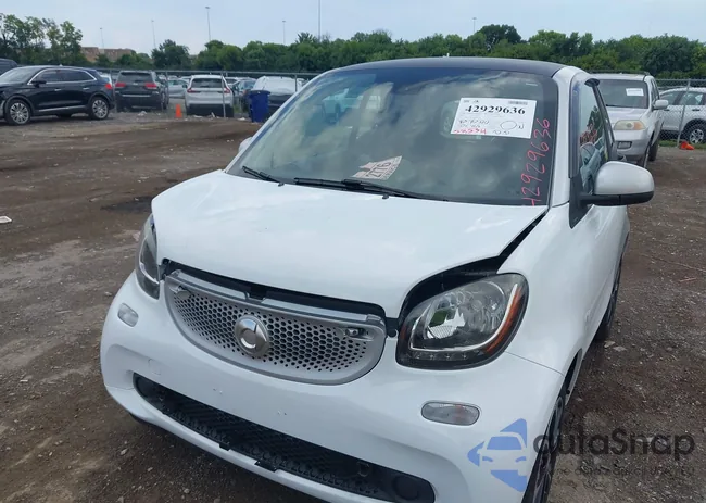 WMEFJ5DAXGK061749: 42929636