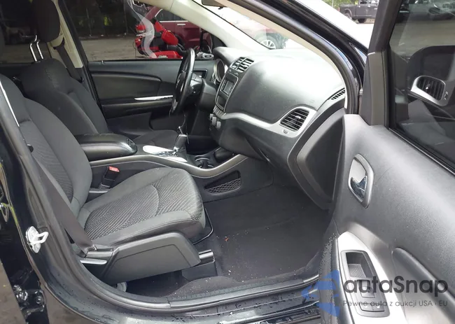 3C4PDCBB2JT277465: 42930704