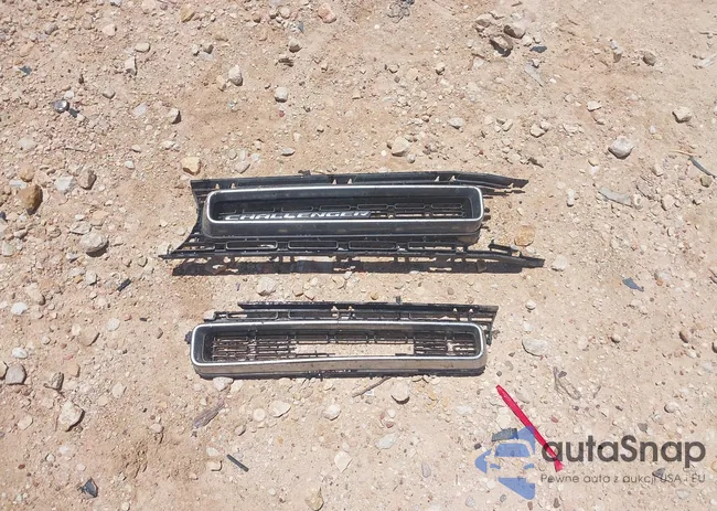 2C3CDZAG4GH201752: 42930756