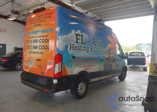 1FTYR2XM7JKA76379: 42931033