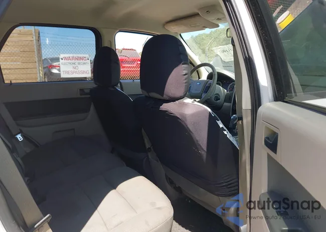 1FMCU4K37AKB00372: 42931087