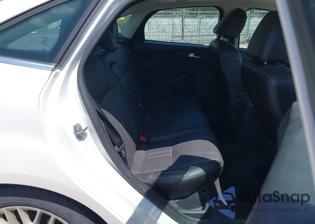 1FADP3J23DL105575: 42931098