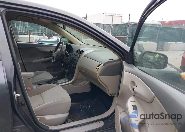 2T1BU4EE1AC519929: 42931201