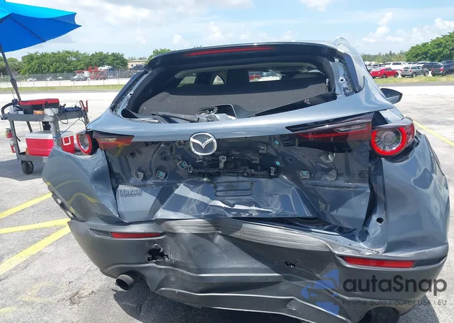 3MVDMBAYXMM271302: 42930273