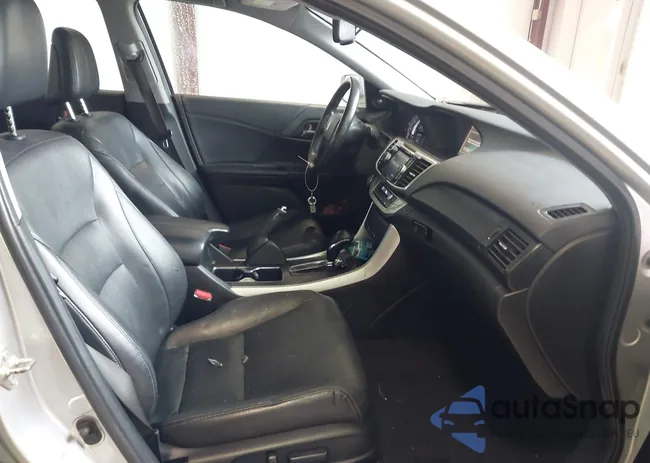 1HGCR3F8XEA037478: 42931965