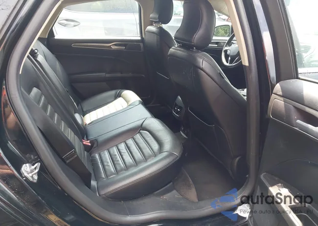 3FA6P0LU9JR259131: 42932136