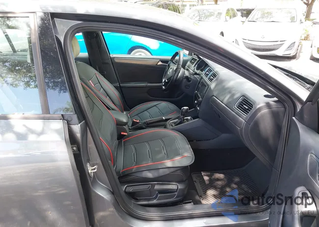 3VWD17AJ9HM302889: 42932233