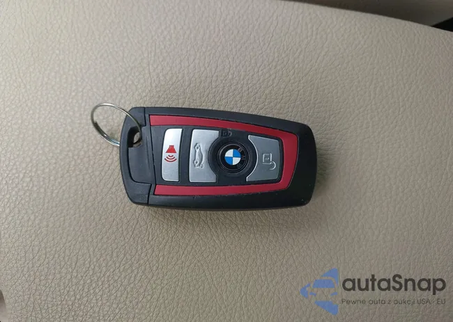 WBA8D9G52JNU67693: 42932247