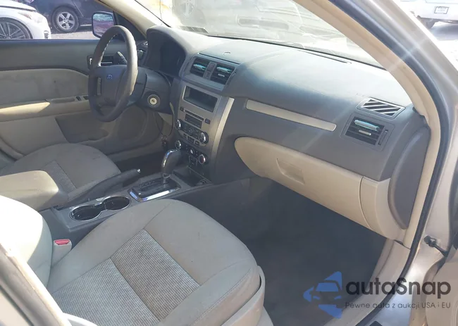 3FAHP0GA8AR395484: 42932246