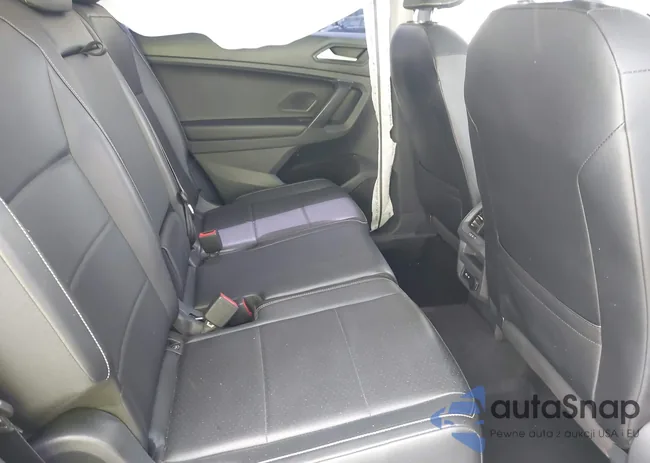 3VV3B7AX6MM104282: 42933167