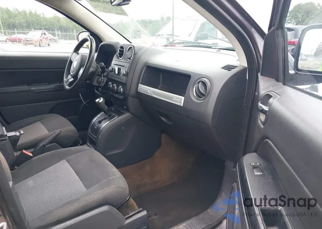 1C4NJCBA1HD146860: 42933844