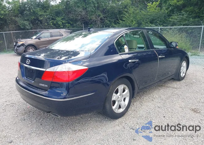 KMHGC4DE1BU138446: 42933324