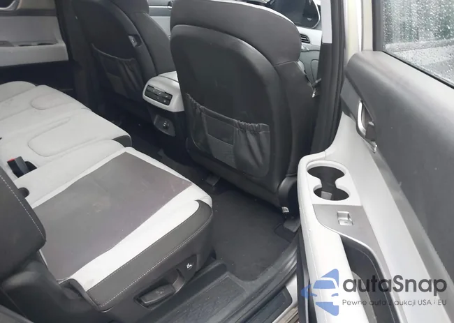 KM8R1DHE8NU375934: 42933494