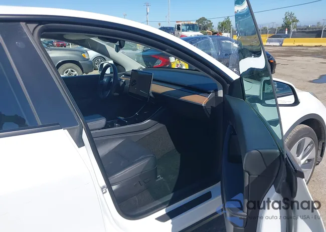 5YJYGDEE8LF058115: 42934747