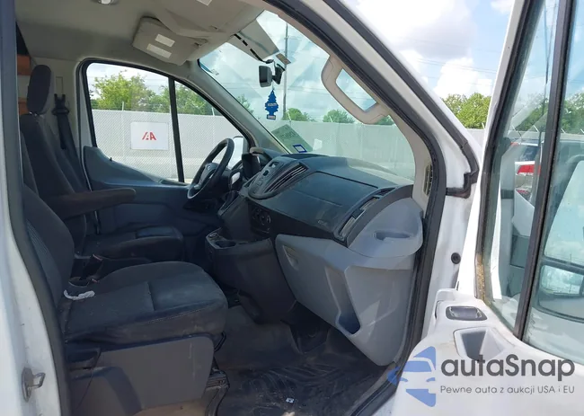 1FTYR1ZM1HKB29448: 42936772