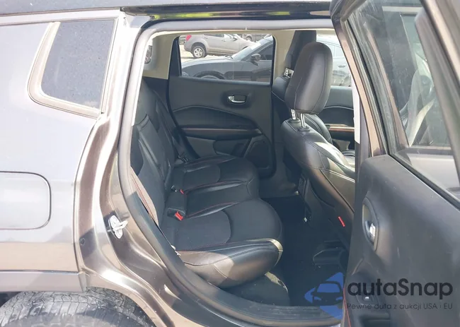 3C4NJDDB6KT671166: 42936788