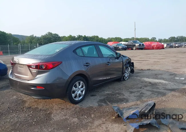 3MZBN1U75JM217465: 42937053