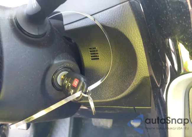 2T1BURHE9JC106973: 42937729