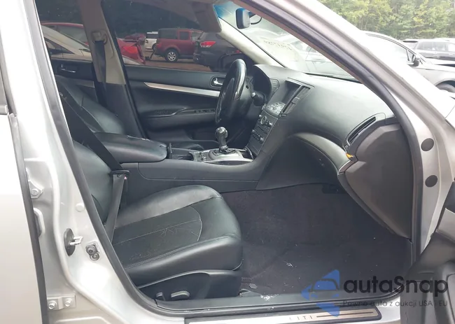 JN1CV6ARXAM251233: 42937789