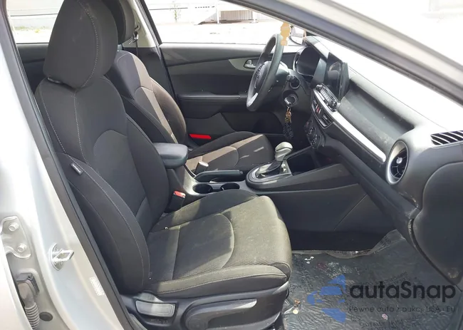 3KPF24AD8ME309516: 42937607