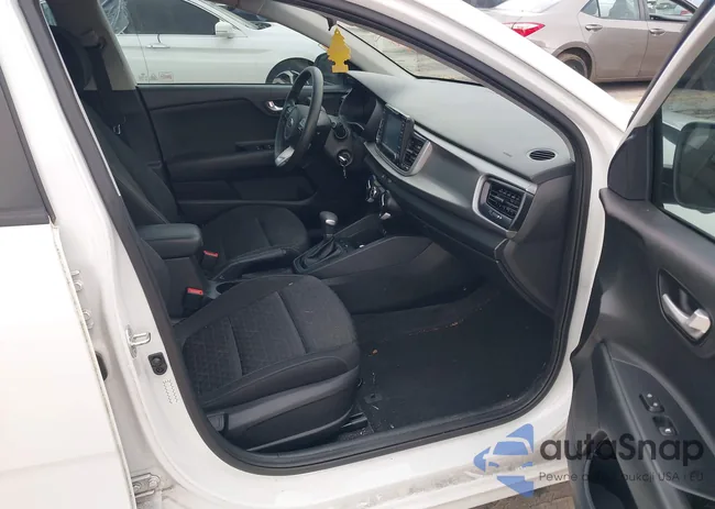 3KPA24AD7LE284679: 42938699