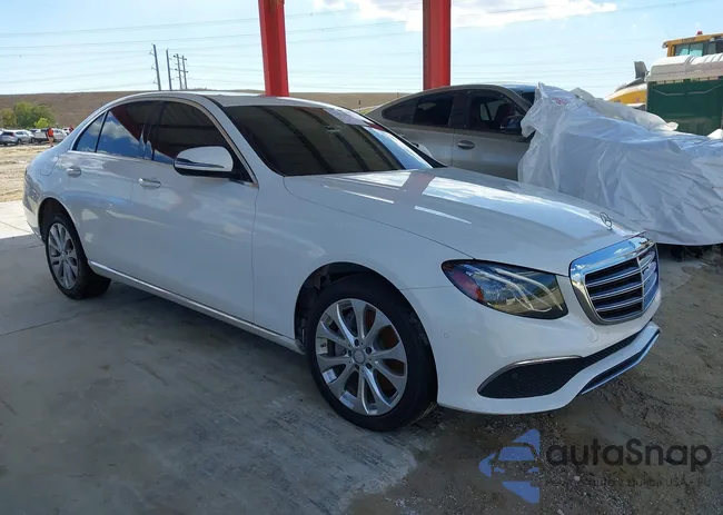 WDDZF4JB0HA100754: 42938835