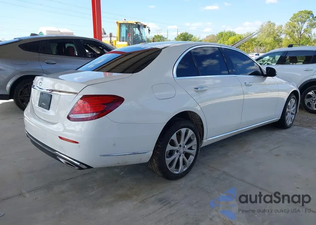 WDDZF4JB0HA100754: 42938835