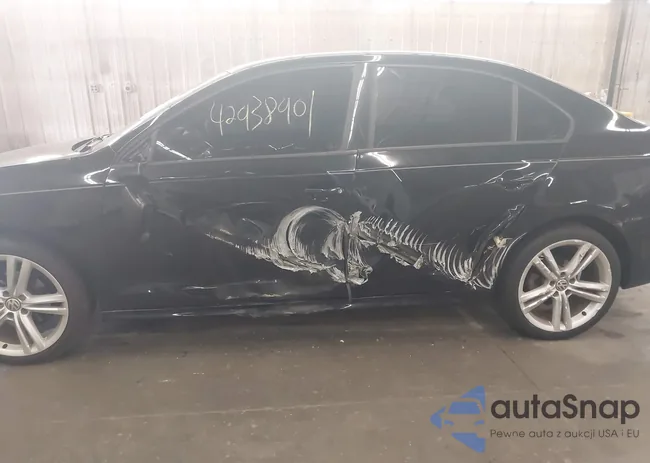 3VW1K7AJ8DM279129: 42938901