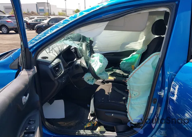 3KPA25AD5PE626853: 42939157