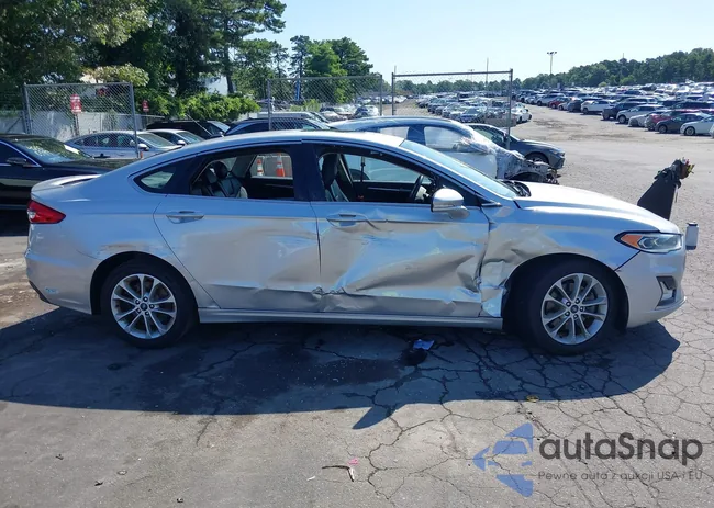 3FA6P0SU3KR111057: 42938406