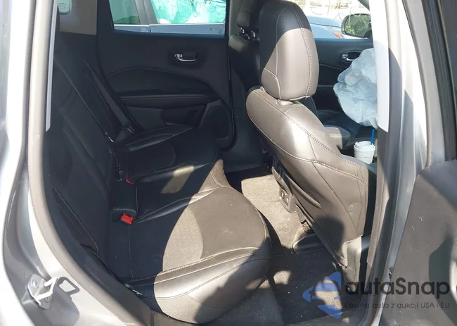 3C4NJDBB2KT807800: 42939909