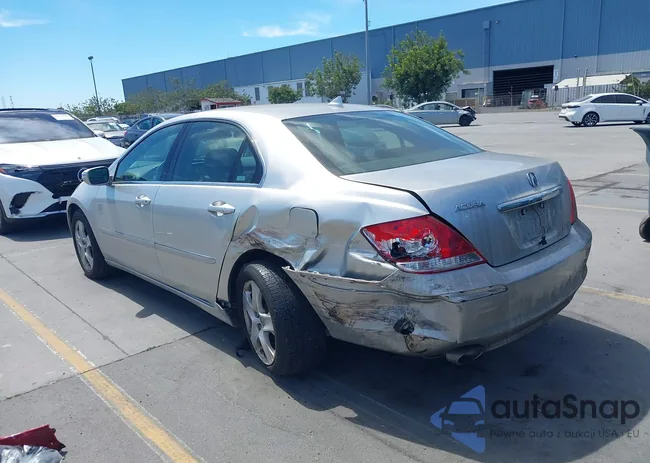 JH4KB16595C008100: 42940174