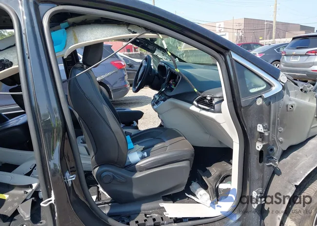 2C4RC1BG9PR532751: 42940215