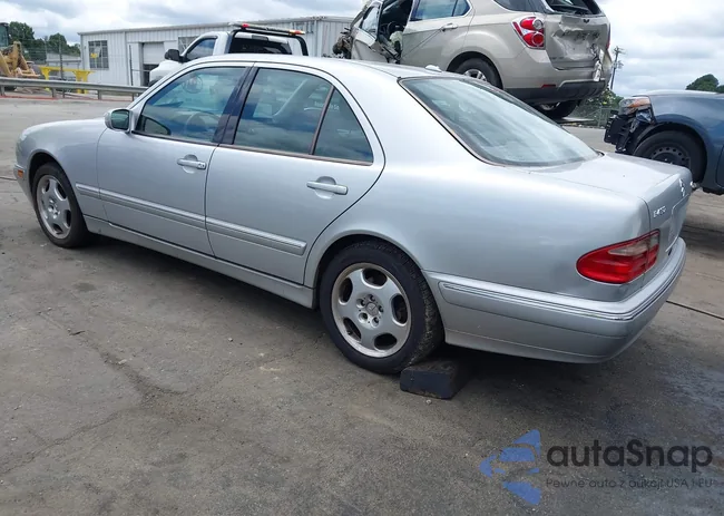 WDBJF83J81X047600: 42939581