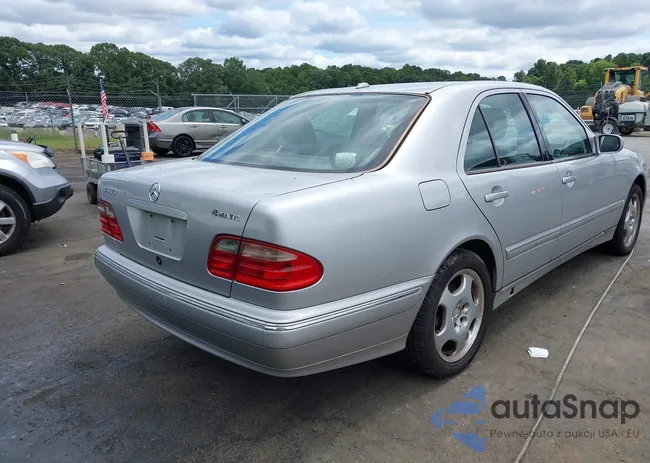 WDBJF83J81X047600: 42939581