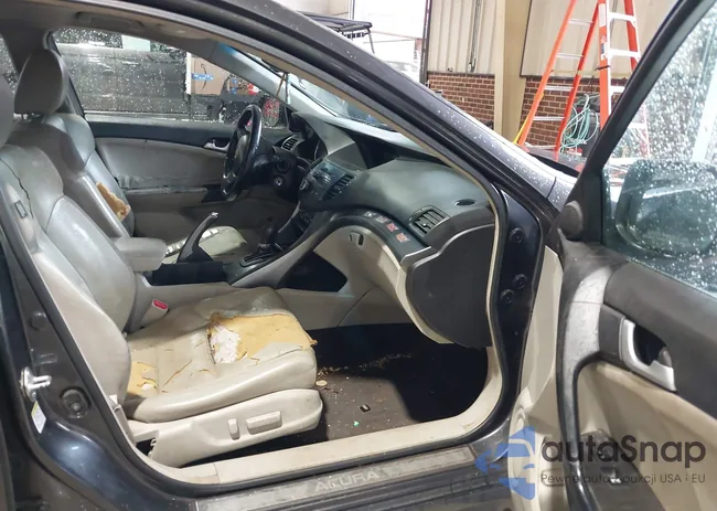 JH4CU2F65BC001427: 42941120