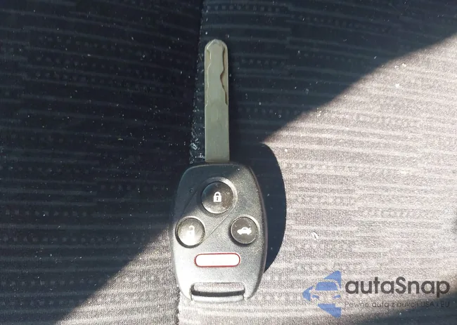 1HGCP2F48CA057707: 42940449