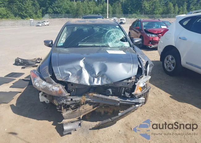 1HGCP2F48CA057707: 42940449