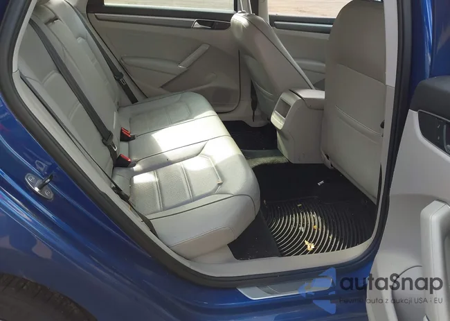 1VWDT7A30HC044629: 42941651