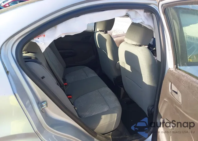 1G1JB5SH8H4149638: 42942177