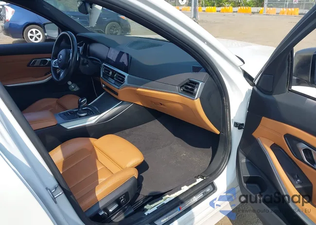 WBA5U9C01LFH25733: 42941398