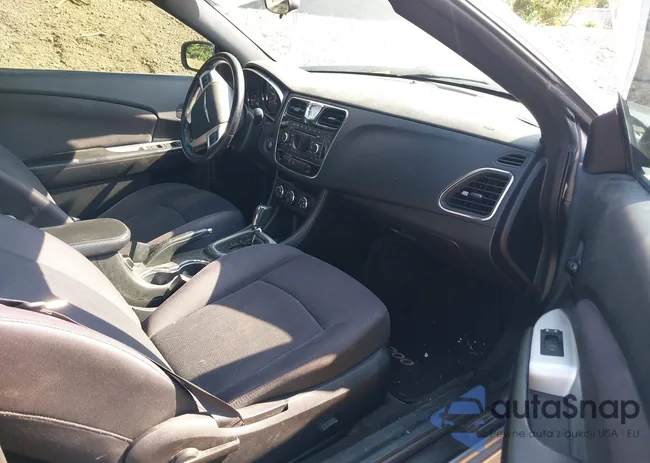 1C3BCBEG3EN131052: 42941512