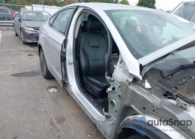 3FA6P0D96JR137952: 42943033