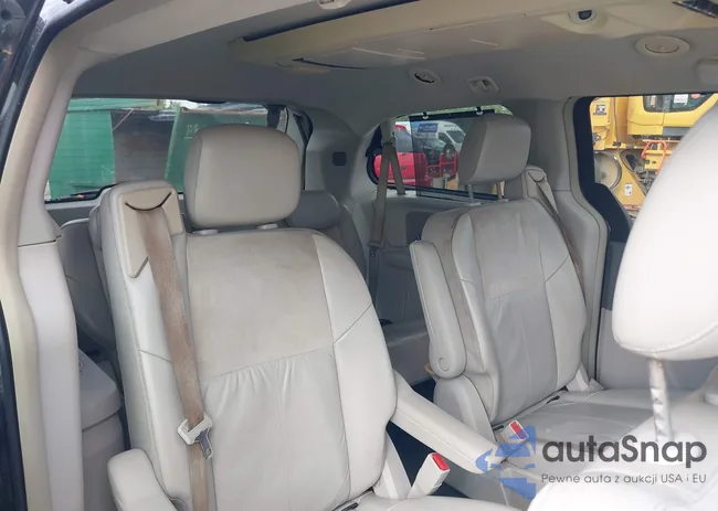 2A8HR64X48R635767: 42943170