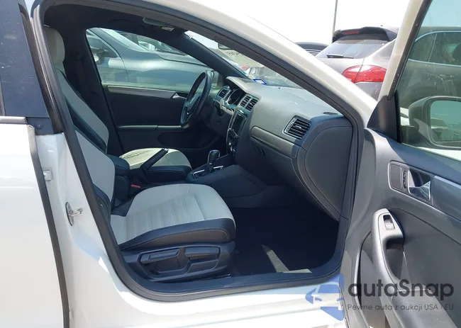 3VWD17AJ8GM343755: 42943651