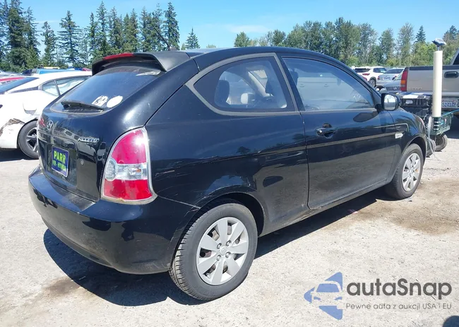 KMHCM3AC1AU176105: 42943857